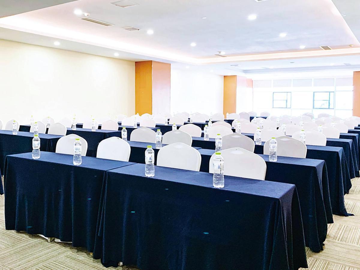 Holiday Inn Express - Jinan Exhibition Center, An Ihg Hotel Esterno foto
