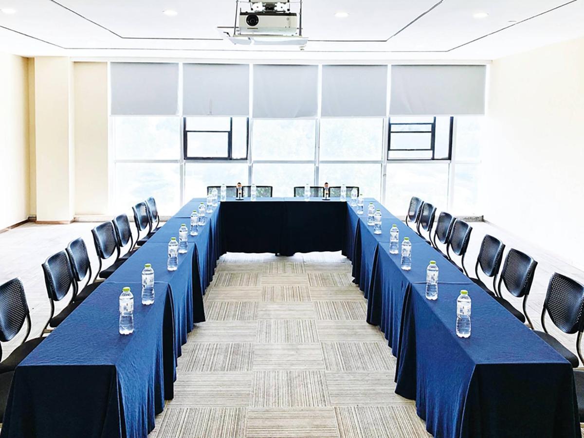 Holiday Inn Express - Jinan Exhibition Center, An Ihg Hotel Esterno foto